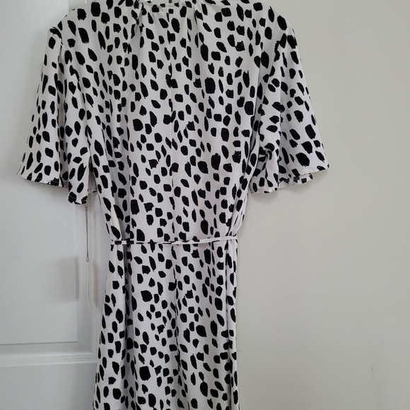 Black and white belted dress - Picture 3 of 5